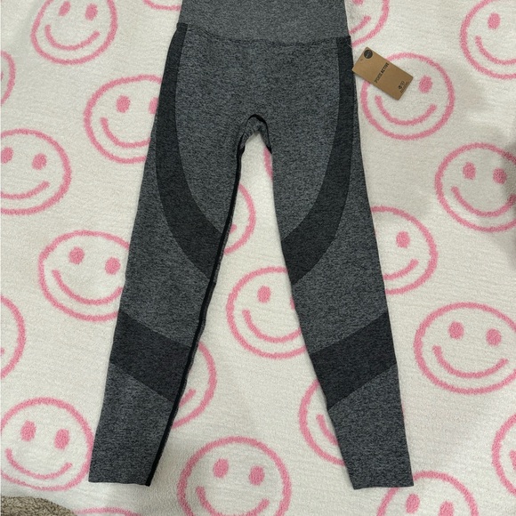 PINK by Victoria Secret leggings. - Picture 2 of 5